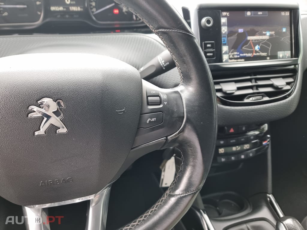 Peugeot 2008 1.2 PureTech Allure