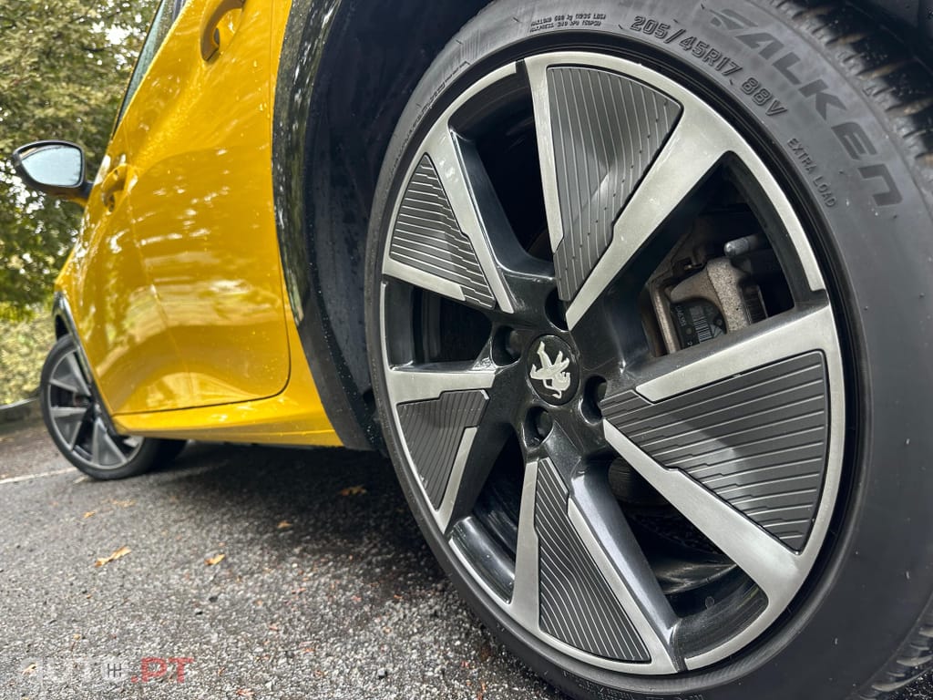 Peugeot E-208 50 kWh GT Pack