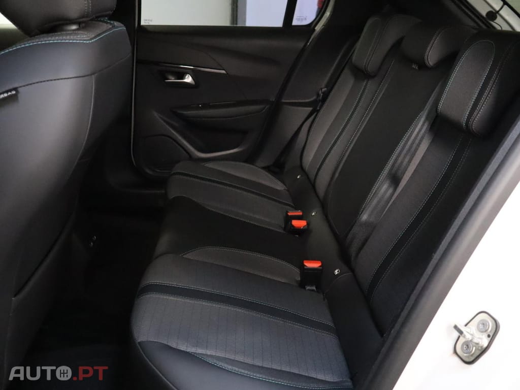 Peugeot E-208 Allure Versão Eléctrica