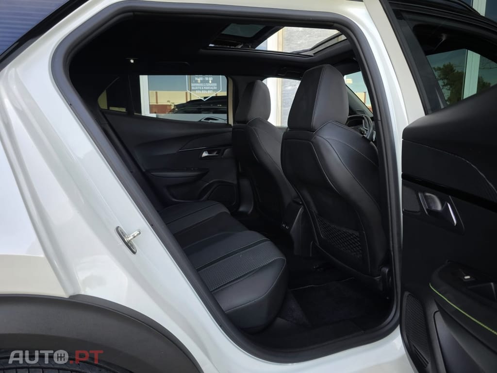 Peugeot 2008 1.2 PureTech GT Line EAT8