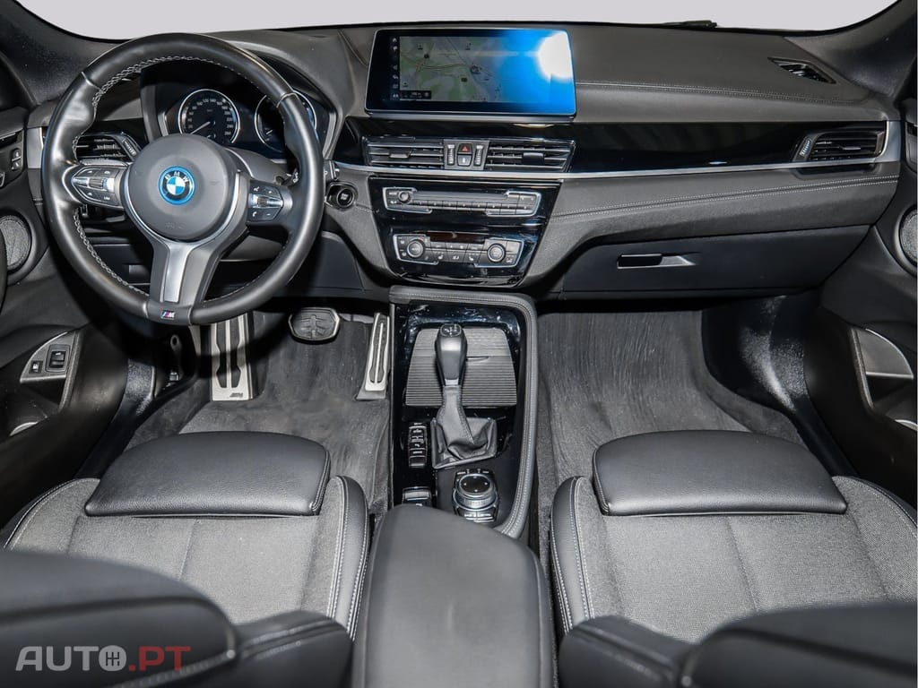 BMW X2 I.V.A DEDUTIVEL xDrive25e M-Sport Pano