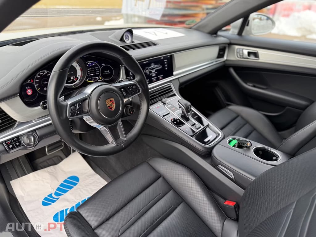 Porsche Panamera 4 E-Hybrid Sport