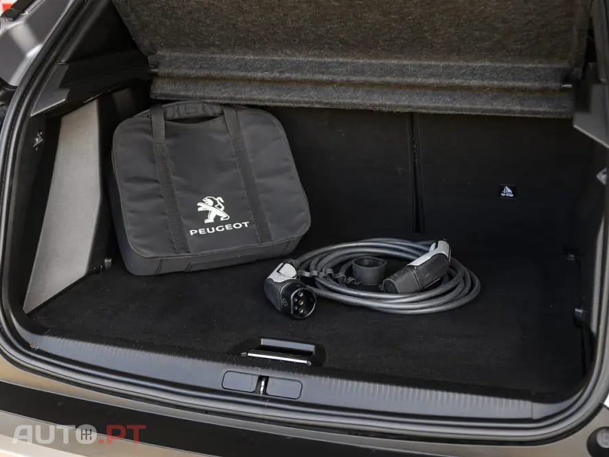 Peugeot E-2008 50 kWh GT Pack