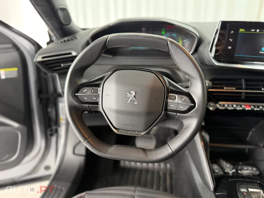 Peugeot E-2008 50 kWh Active