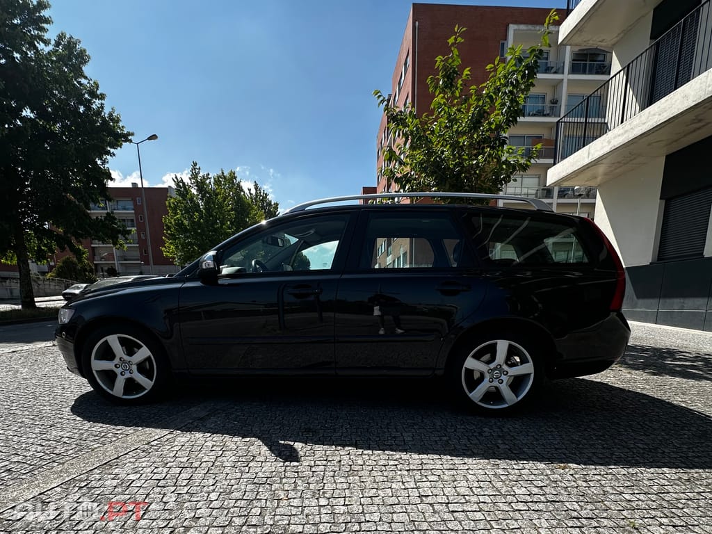 Volvo V50 R Design