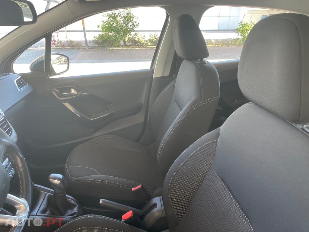 Peugeot 208 1.2 PureTech Allure