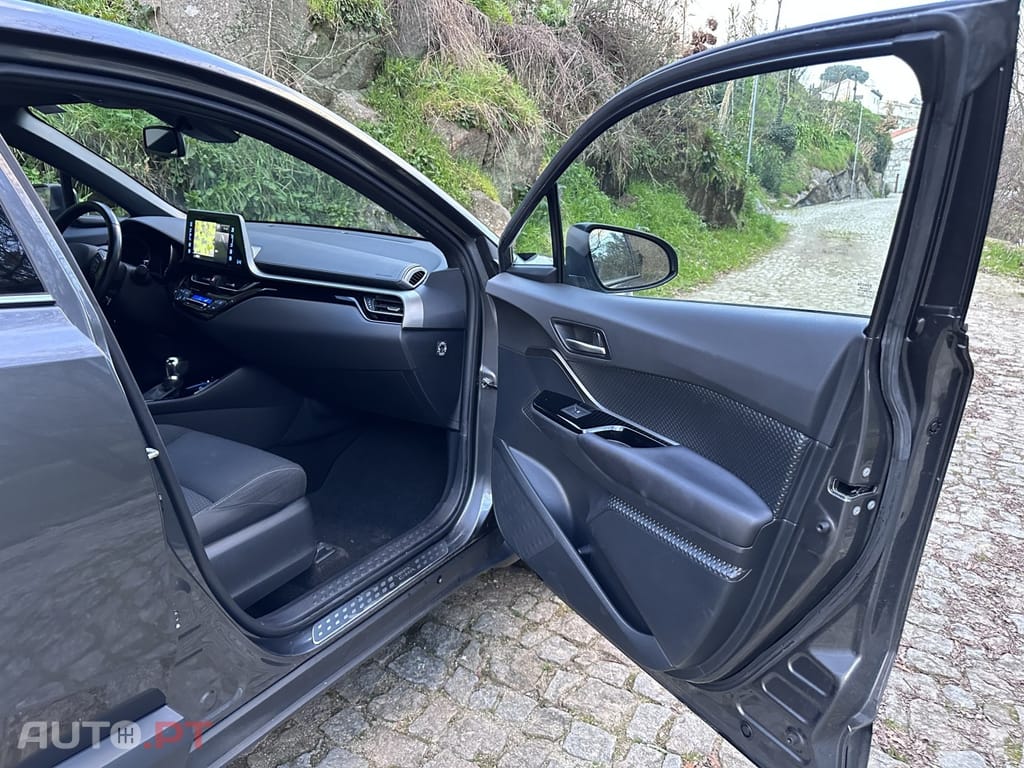 Toyota C-HR 1.8 Hybrid Lounge