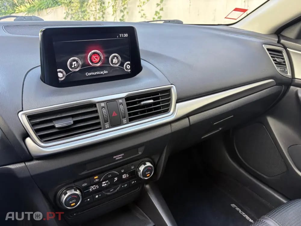 Mazda 3 1.5 Sky-G Evolve HS Navi
