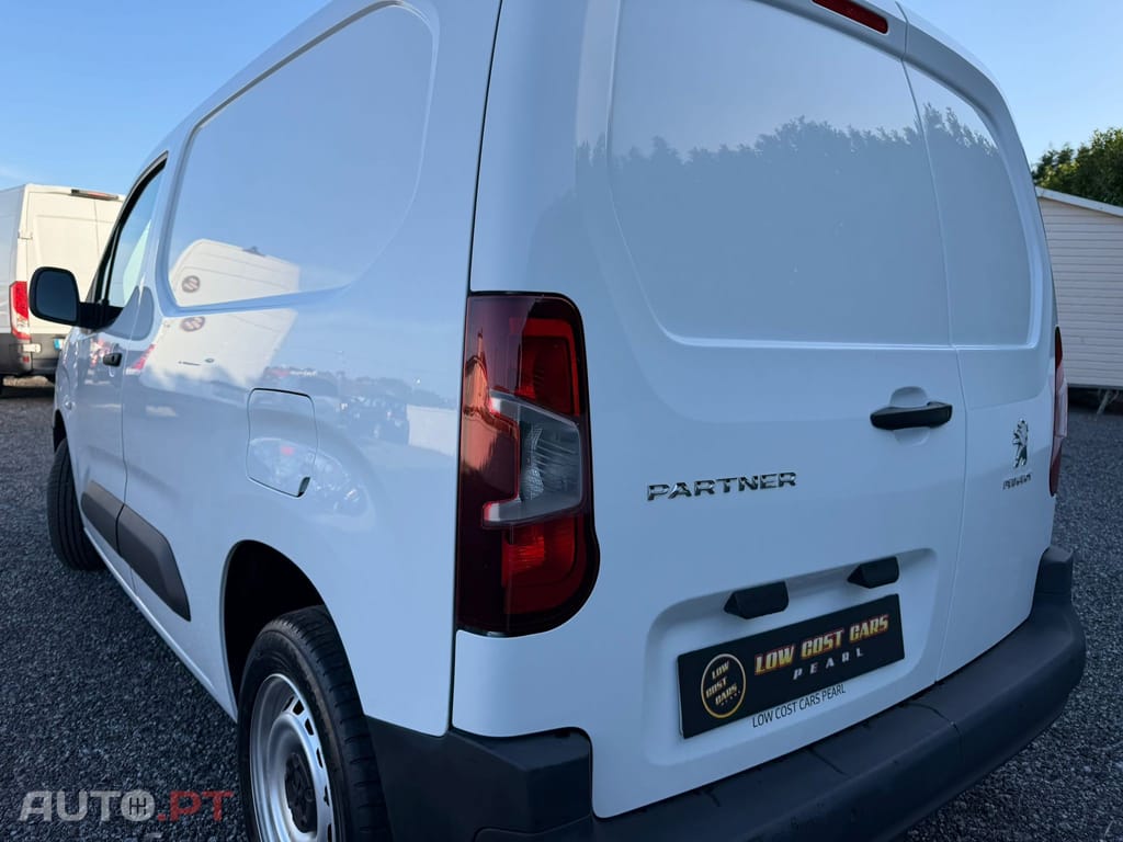 Peugeot Partner 1.5 BlueHDi Asphalt Standard