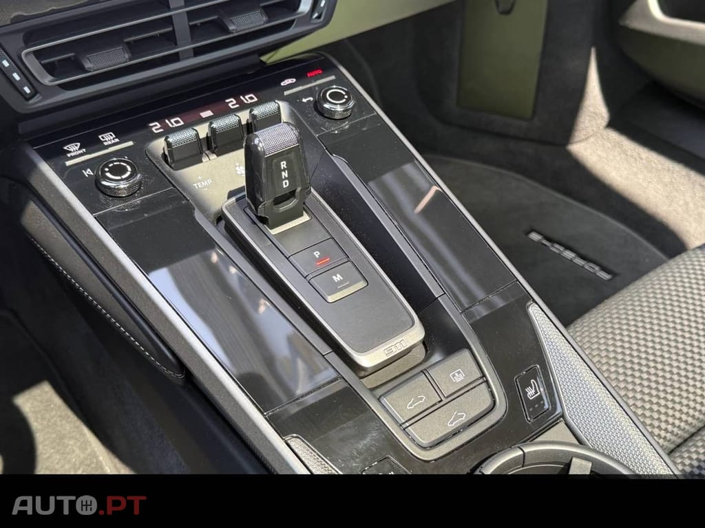 Porsche 992 Carrera 4S