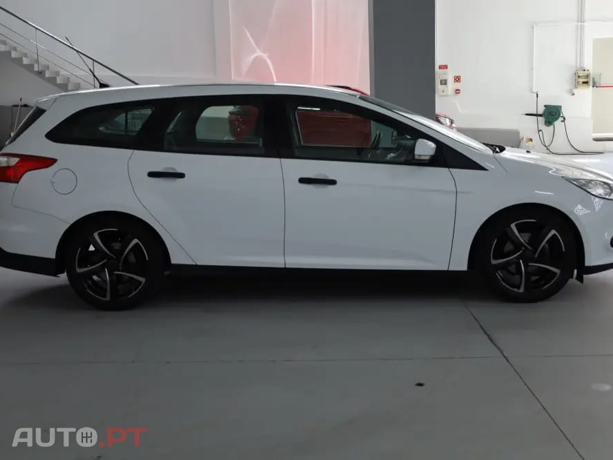 Ford Focus 1.0 EcoBoost S&S COOL&CONNECT