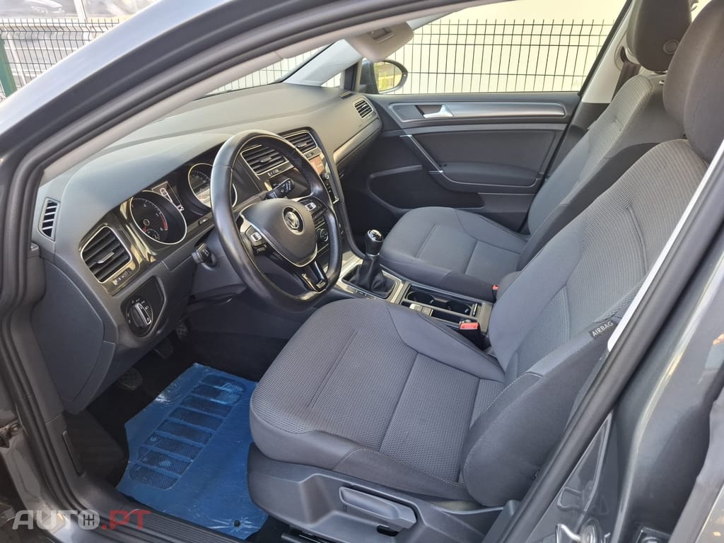 Volkswagen Golf Variant 1.6 TDi Confortline — fotografia 10