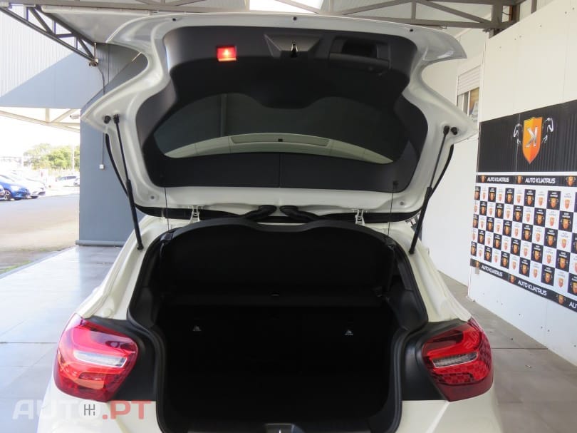 Mercedes-Benz A 180 d AMG Line Aut.