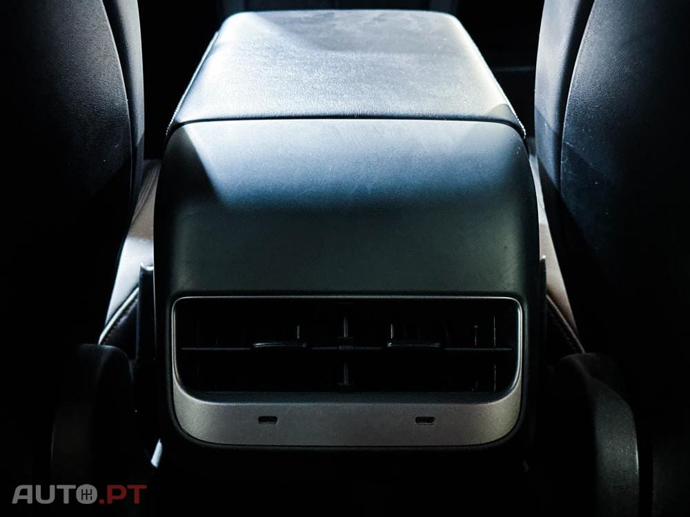Tesla Model Y Long Range Dual Motor AWD