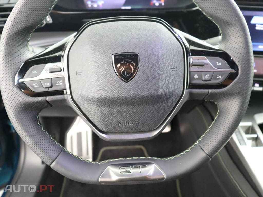 Peugeot 408 I.V.A DEDUTIVEL PHEV 180 e-EAT8 GT