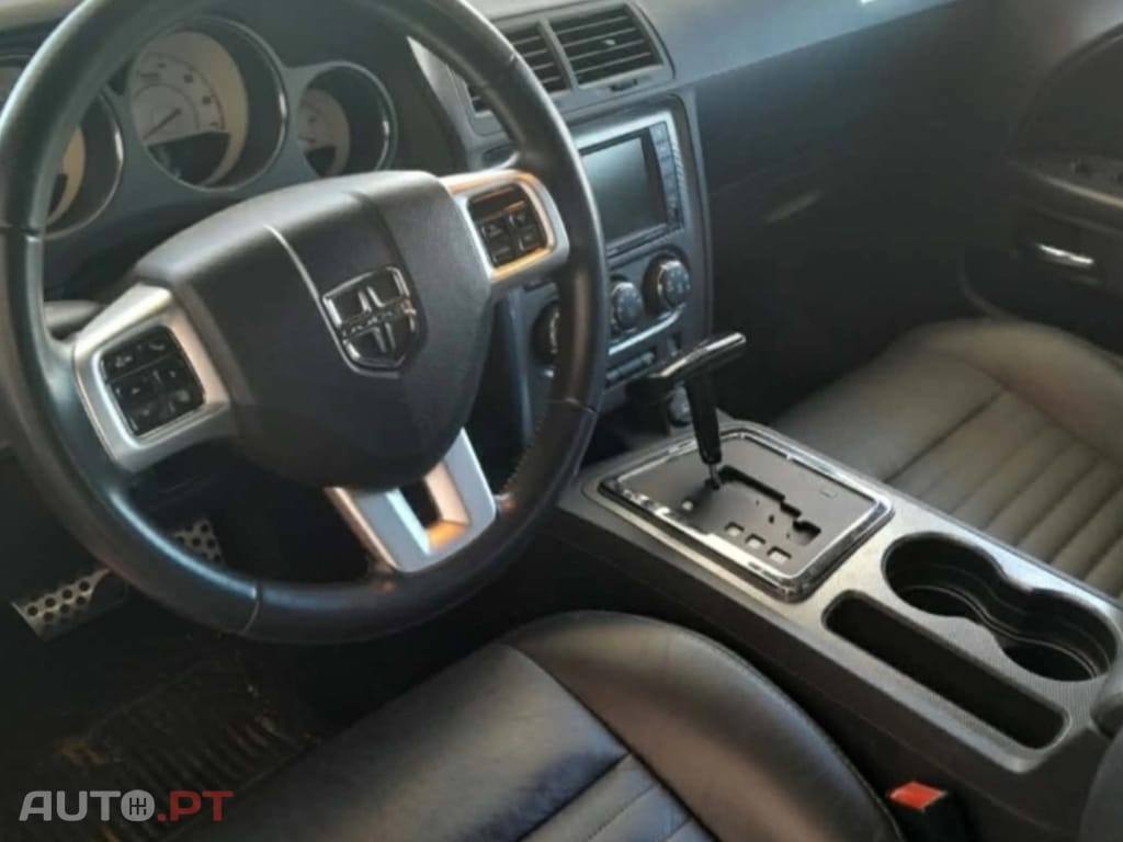 Dodge Challenger H/T5.7V8 HEMI