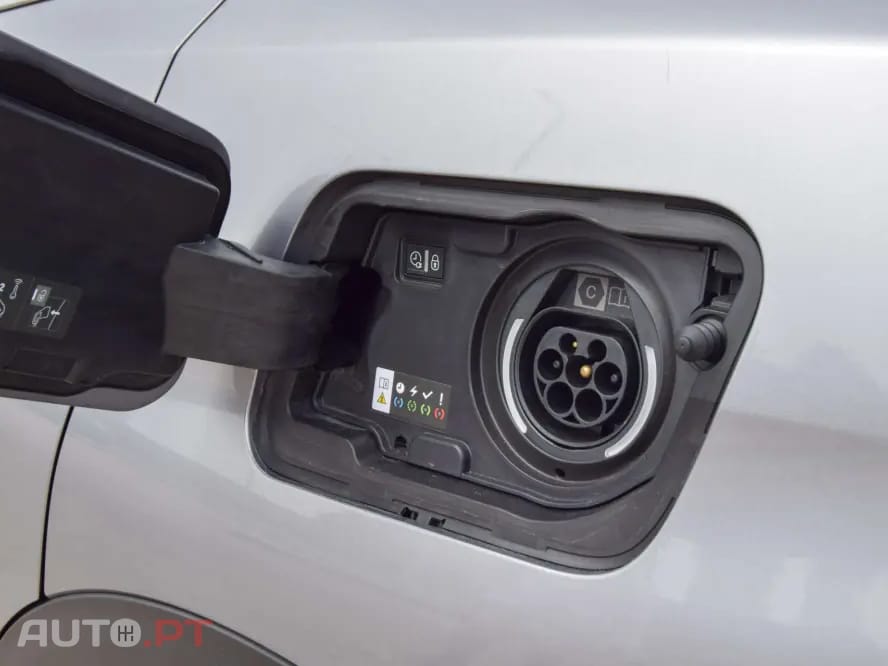 Peugeot 3008 1.6 Hybrid GT e-EAT8