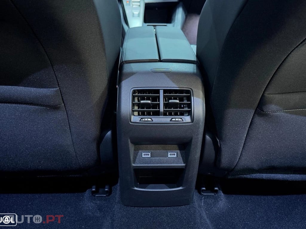 Peugeot E-408 210 GT