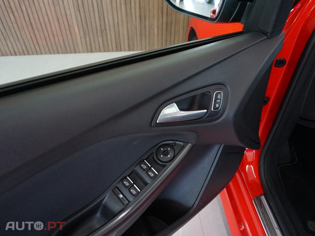 Ford Focus 1.5 EcoBoost S&S Aut. ST-LINE X