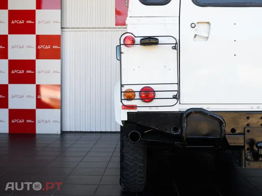 Land Rover Defender 90 SW 2.5 Td5 E