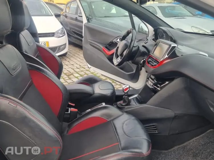 Peugeot 208 1.6 THP GTi