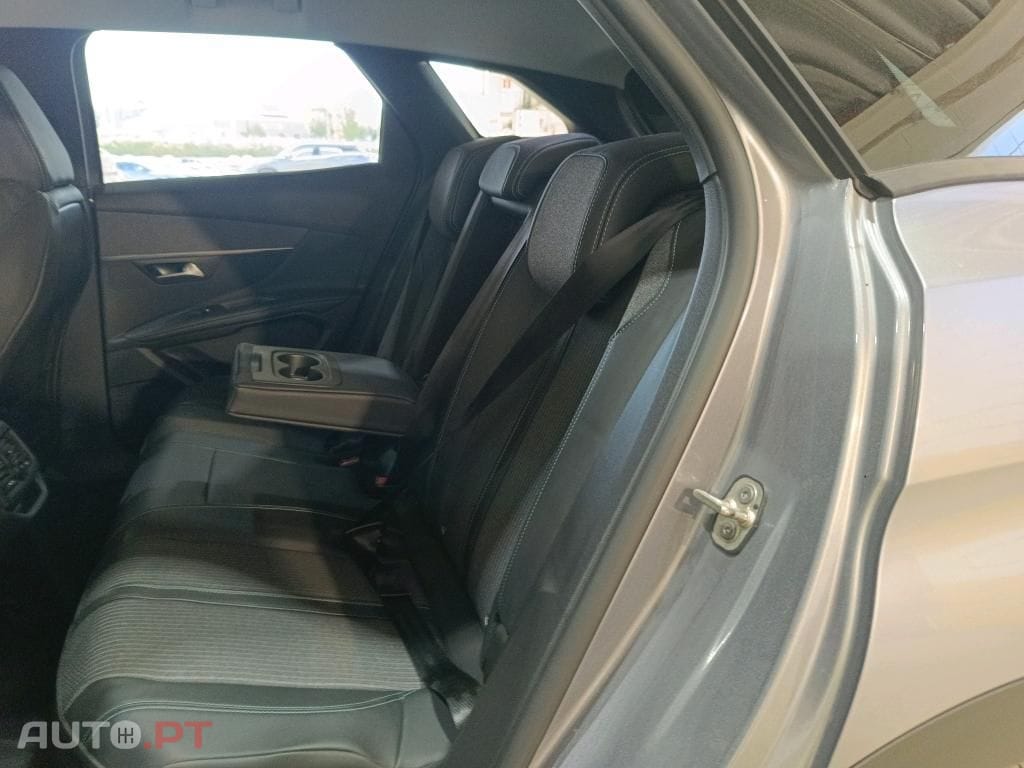 Peugeot 3008 1.6 Hybrid Allure Pack e-EAT8