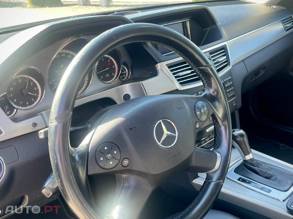 Mercedes-Benz E 220 CDI Auto Avantgarde