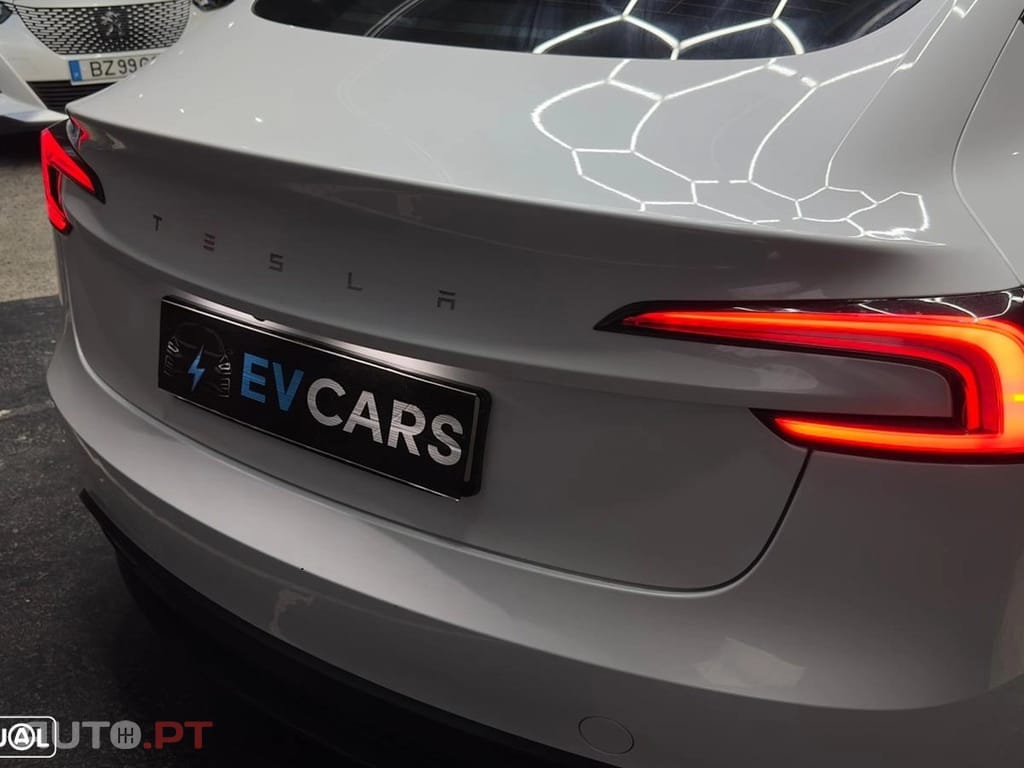 Tesla Model 3 Tração Traseira