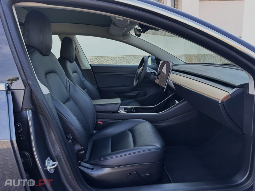 Tesla Model 3 Long-Range Dual Motor AWD