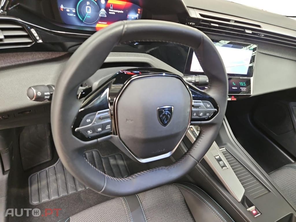 Peugeot 408 1.2 Hybrid Allure e-DCS6