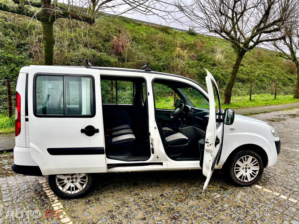 Fiat Doblo 5 Lugares