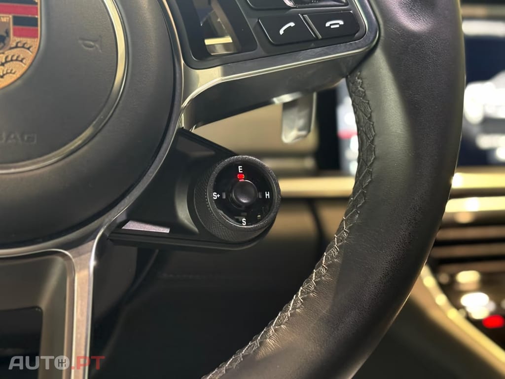 Porsche Panamera 4 E-Hybrid