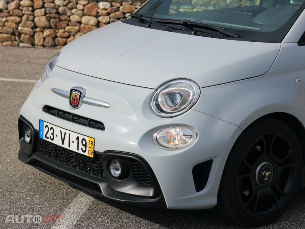 Abarth 595 1.4 T-Jet Competizione
