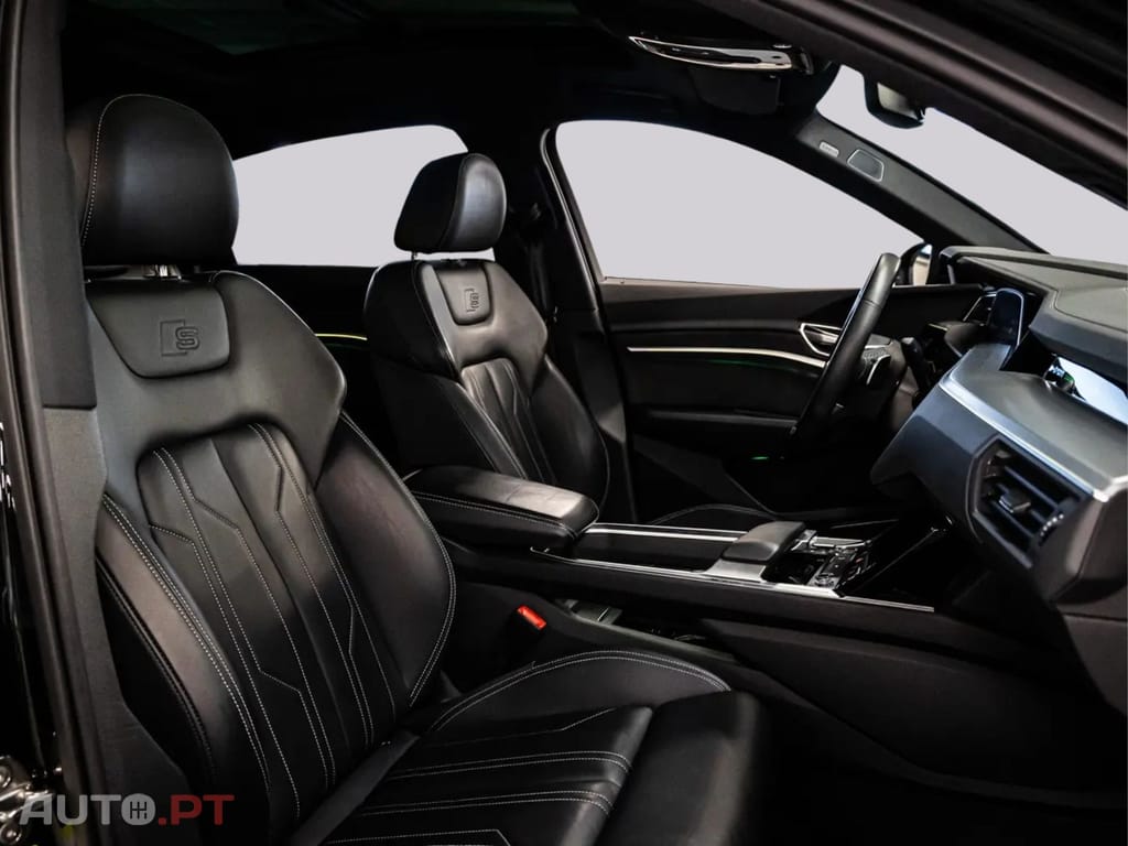 Audi Q8 E-Tron I.V.A DEDUTÍVEL S LINE