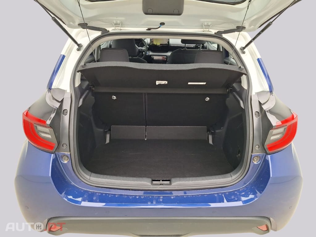 Toyota Yaris 1.5 VVT-i Iconic I.V.A DEDUTIVEL