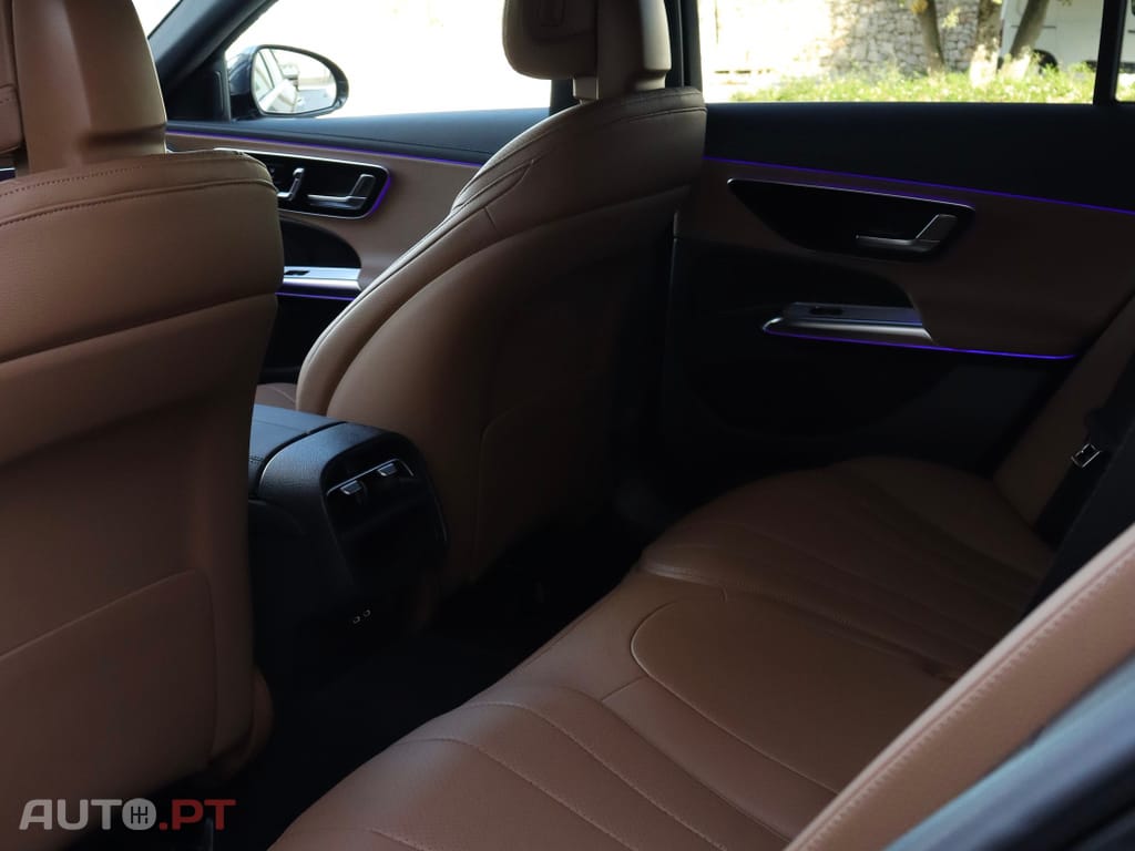 Mercedes-Benz E 300 e AMG Line — fotografia 29