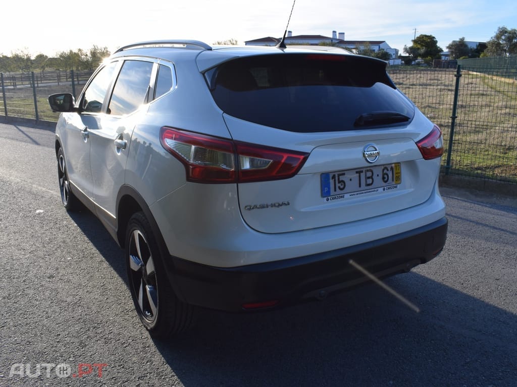 Nissan Qashqai 1.5 dCi N-Connecta J18+Led