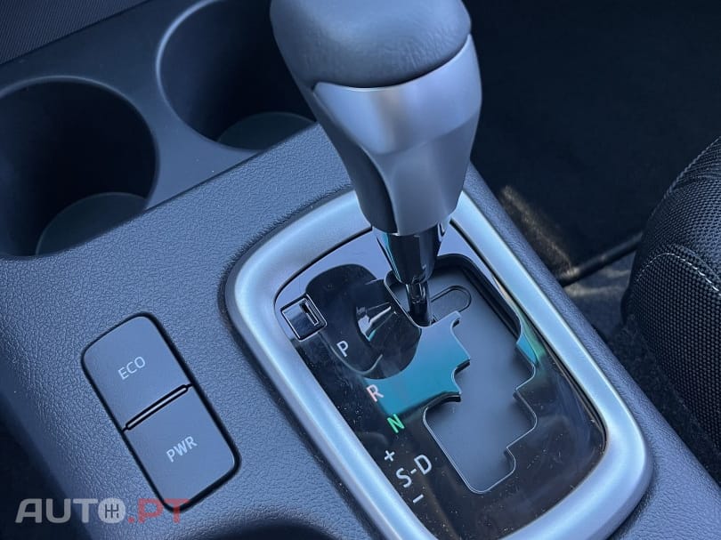 Toyota Hilux 2.4 D-4D 4WD CD CM Aut.