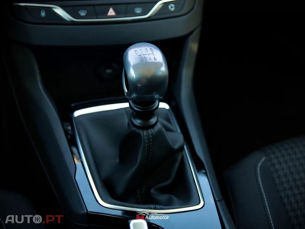 Peugeot 308 1.2 PureTech Business Line