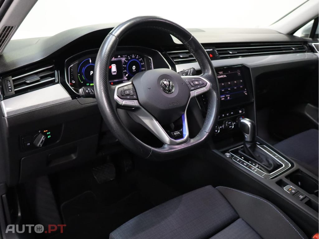 Volkswagen Passat GTE Plug-in Variant