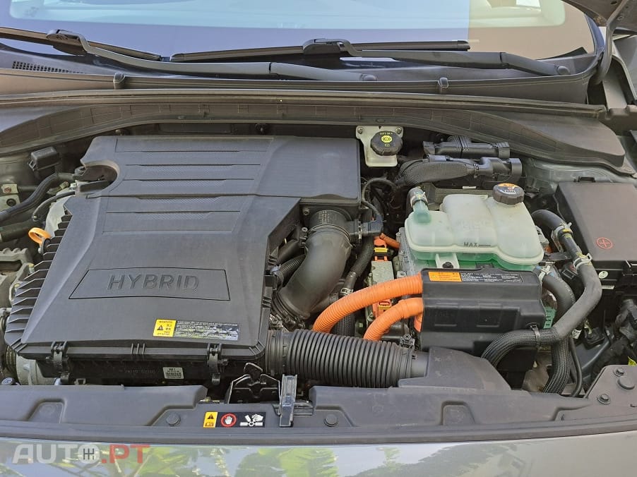 Hyundai Ioniq 1.6 GDI HEV Hybrid Tech