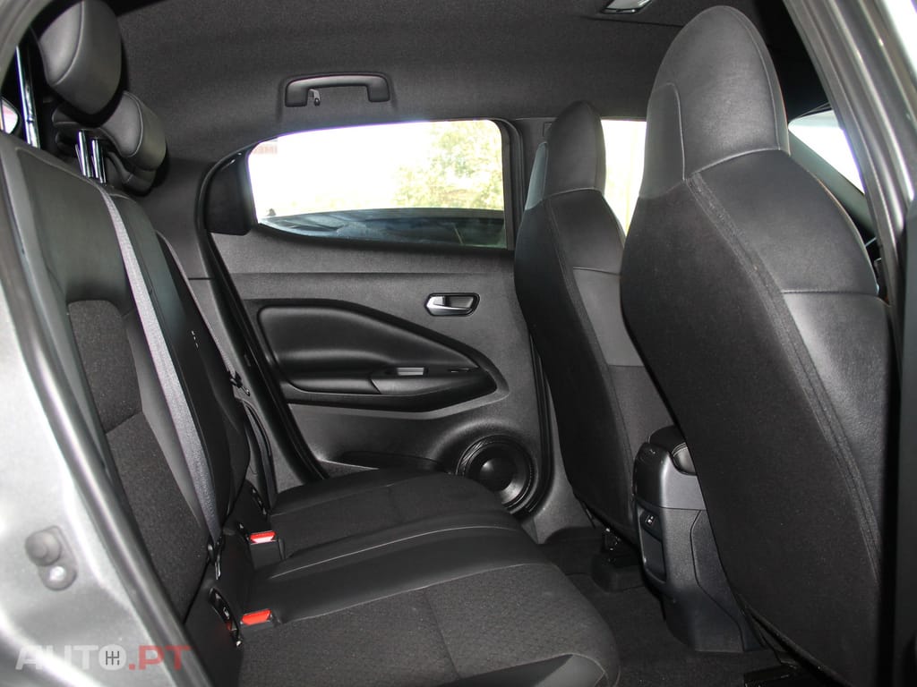 Nissan Juke 1.0 DIG-T Acenta — fotografia 8