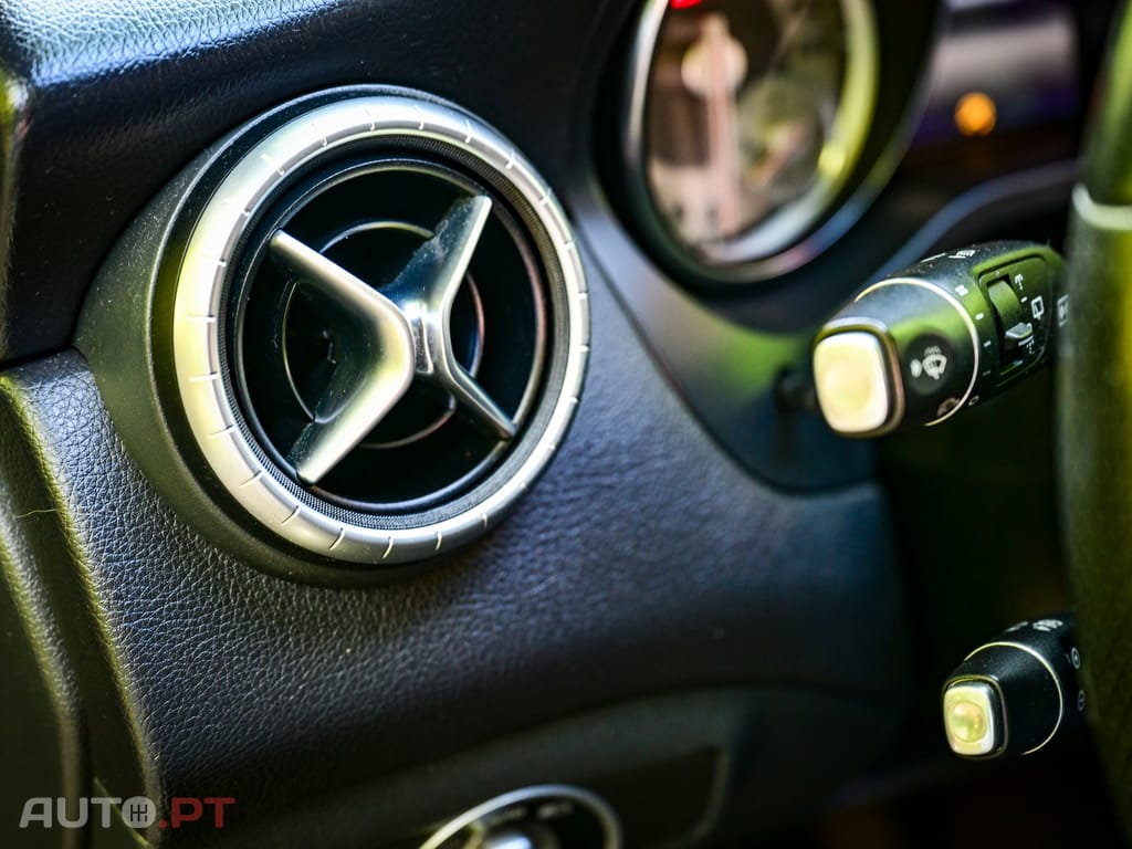 Mercedes-Benz CLA 180 Shooting Brake d BlueEFFICIENCY Edition