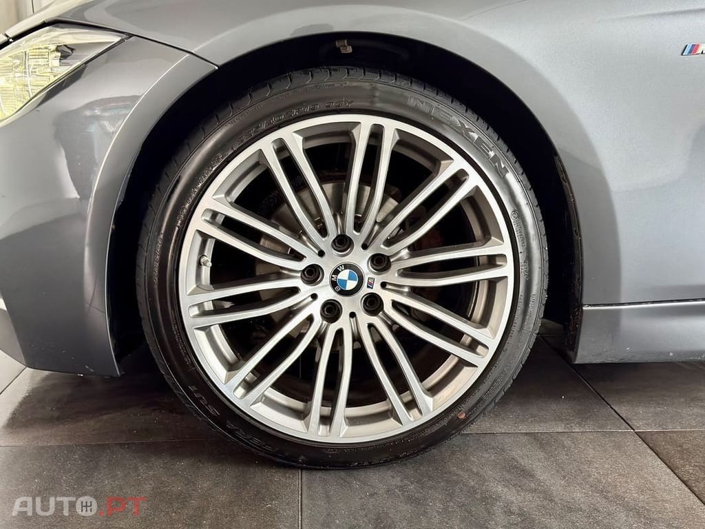 BMW 318 d Pack M Shadow Auto — fotografia 11