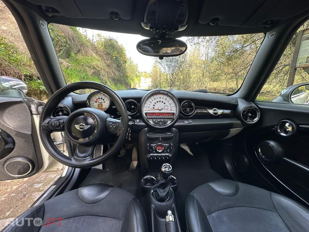 MINI Cooper Cooper D