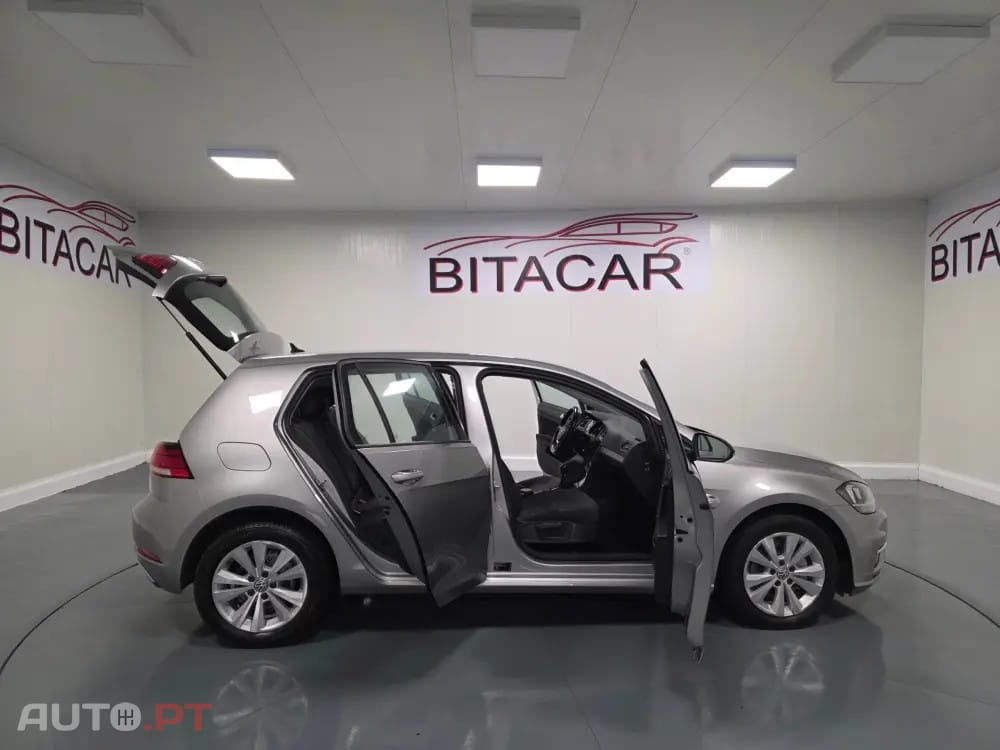 Volkswagen Golf 1.6 TDI CONFORTLINE