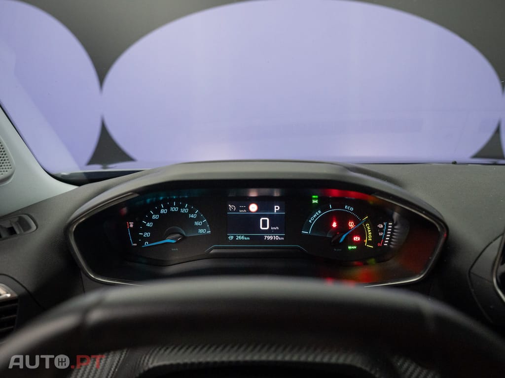 Peugeot E-2008 50 kWh Active Pack