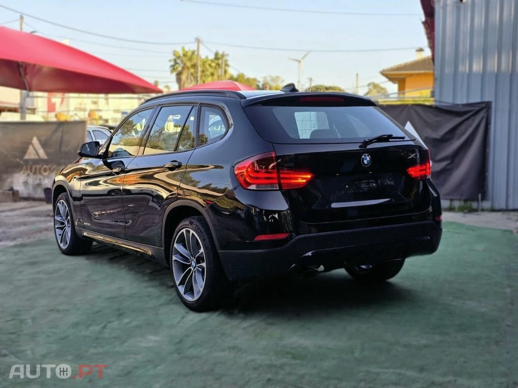 BMW X1 xDrive18d Aut. Sport Line — fotografia 4