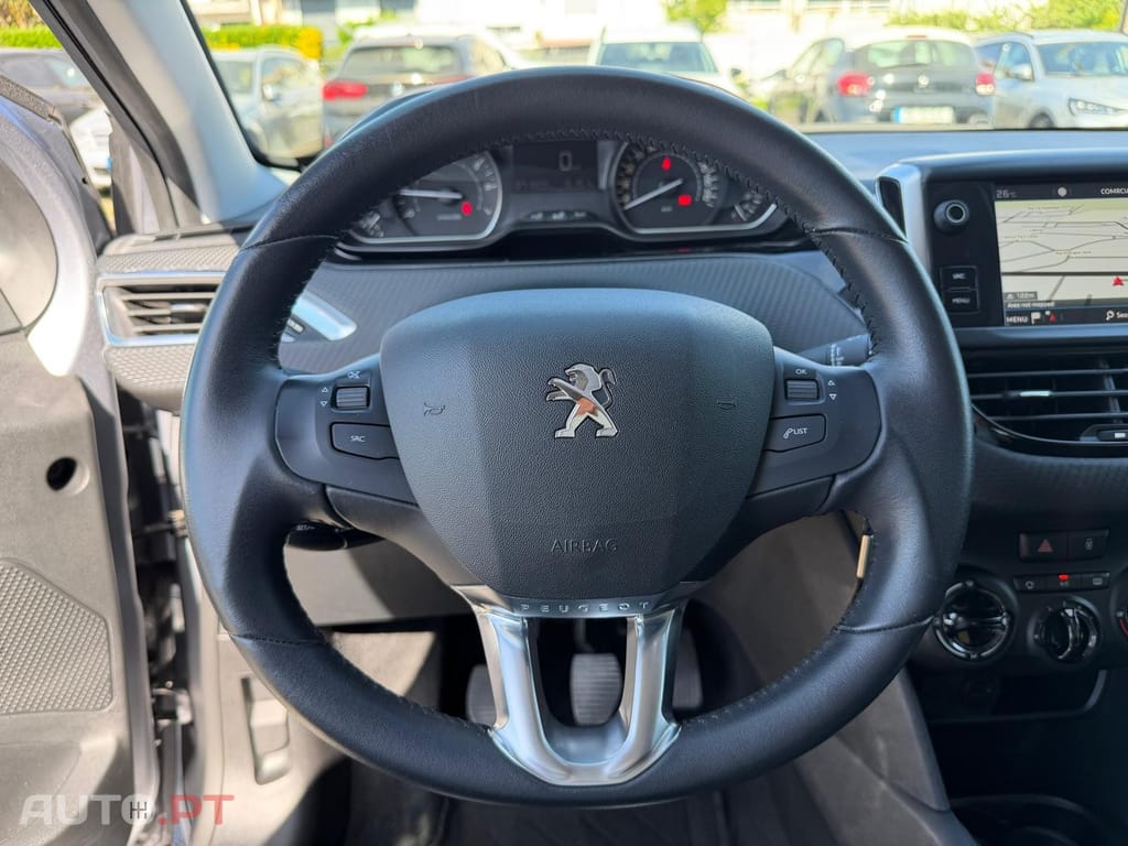 Peugeot 208 1.2 PureTech Signature