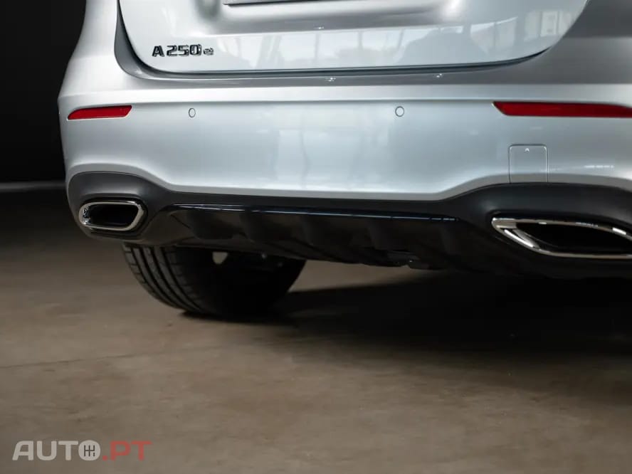 Mercedes-Benz A 250 e AMG Line